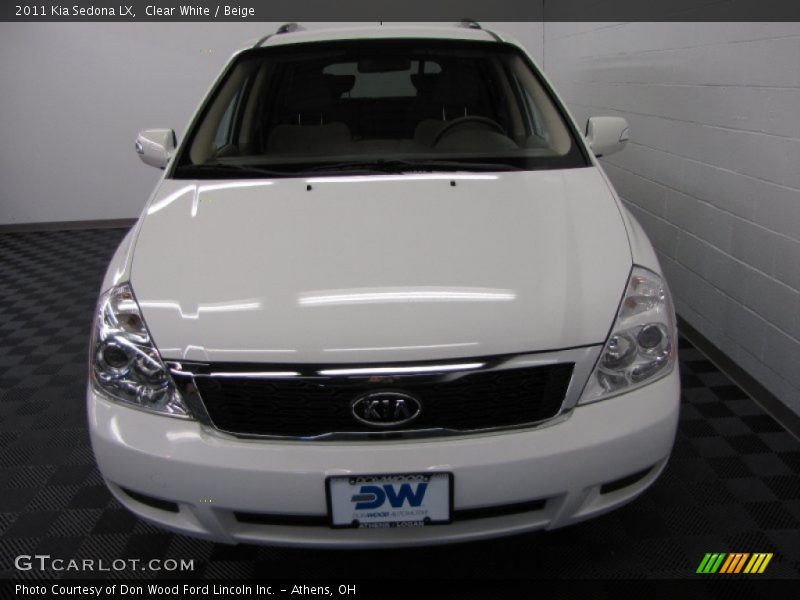 Clear White / Beige 2011 Kia Sedona LX