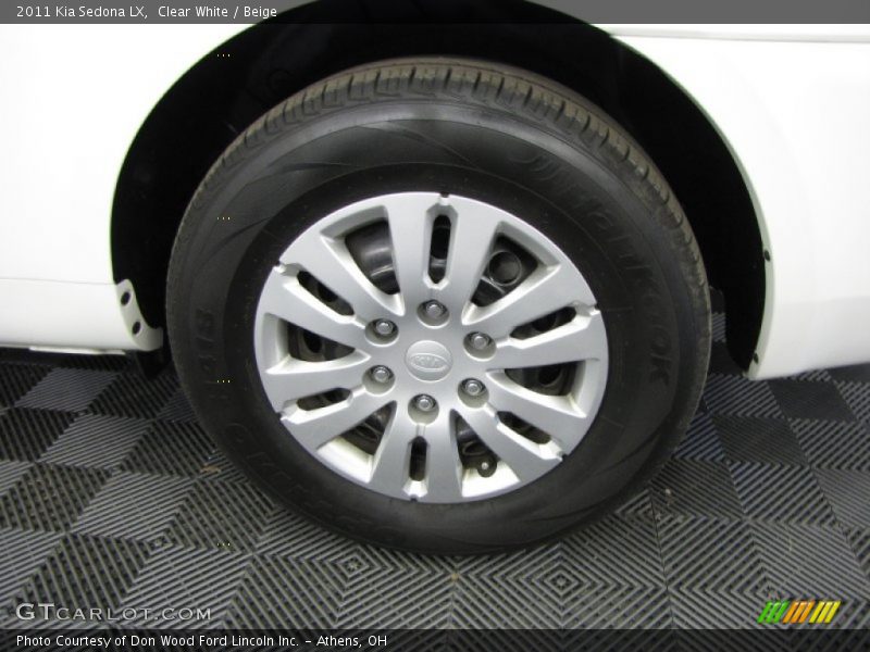 Clear White / Beige 2011 Kia Sedona LX