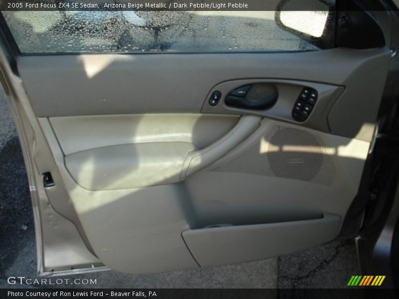 Arizona Beige Metallic / Dark Pebble/Light Pebble 2005 Ford Focus ZX4 SE Sedan