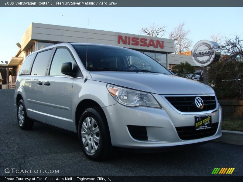 Mercury Sliver Metallic / Aero Grey 2009 Volkswagen Routan S