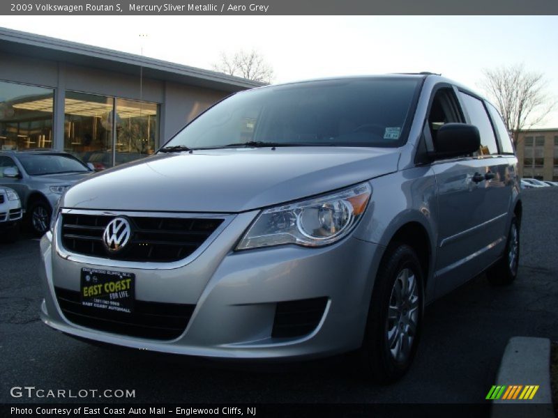 Mercury Sliver Metallic / Aero Grey 2009 Volkswagen Routan S