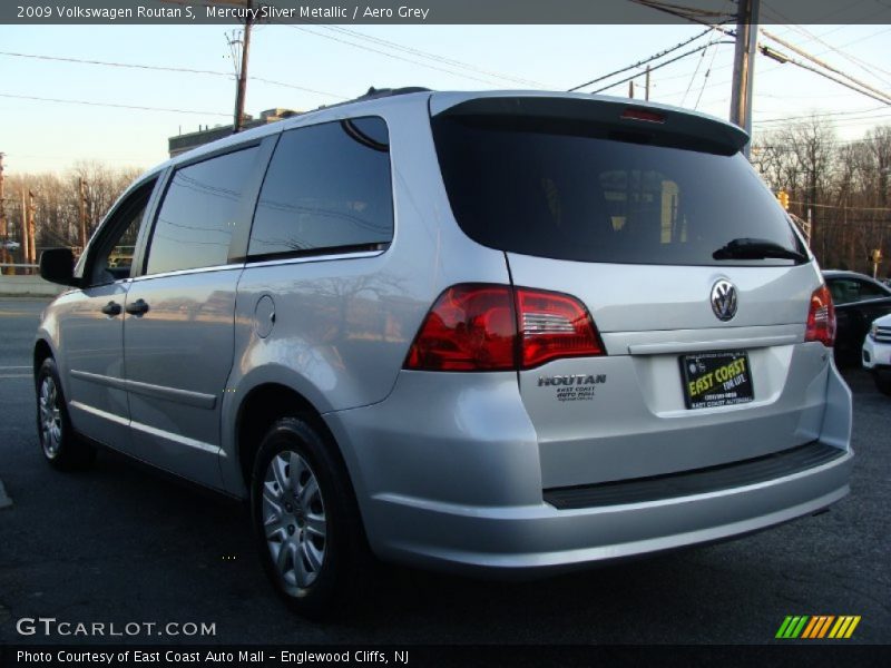 Mercury Sliver Metallic / Aero Grey 2009 Volkswagen Routan S