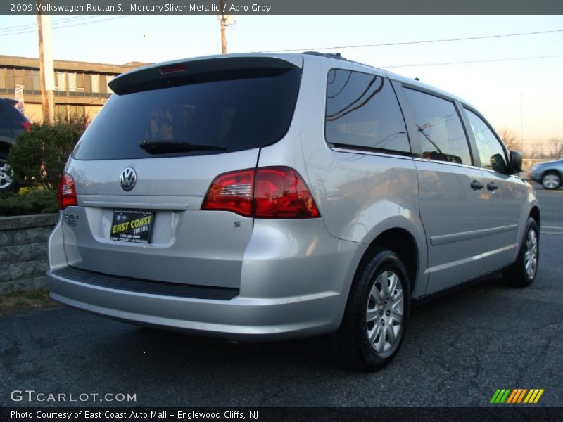 Mercury Sliver Metallic / Aero Grey 2009 Volkswagen Routan S