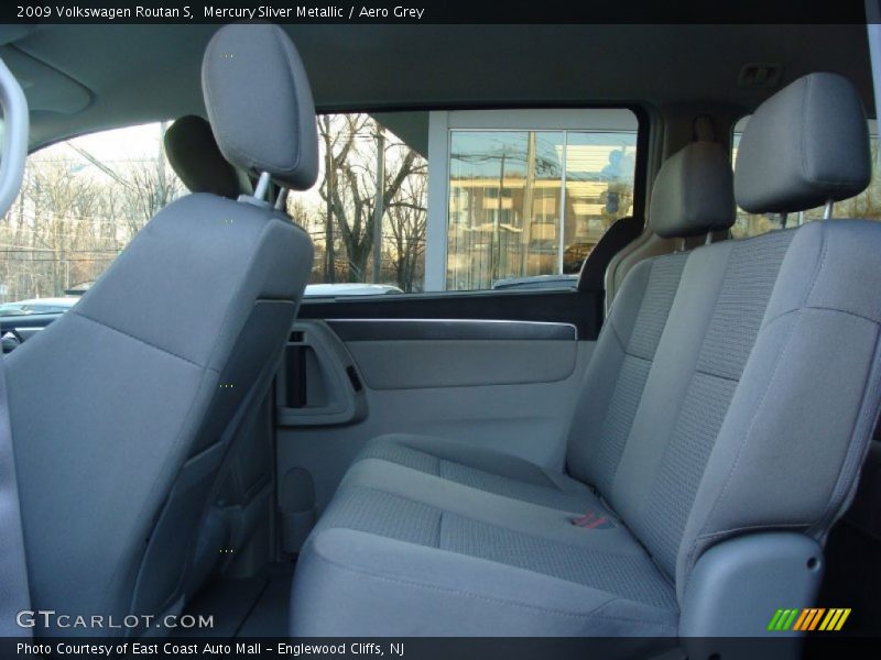 Mercury Sliver Metallic / Aero Grey 2009 Volkswagen Routan S