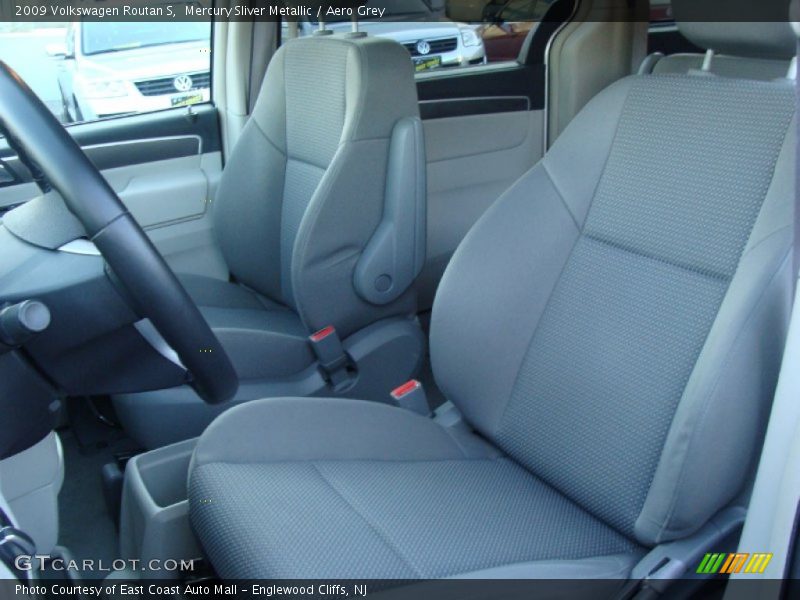 Mercury Sliver Metallic / Aero Grey 2009 Volkswagen Routan S