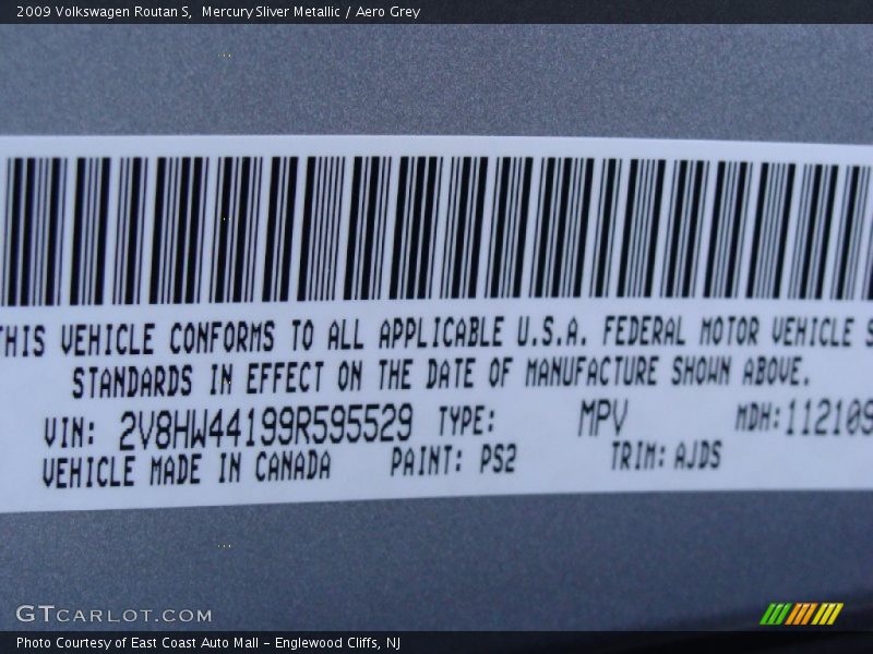 Mercury Sliver Metallic / Aero Grey 2009 Volkswagen Routan S