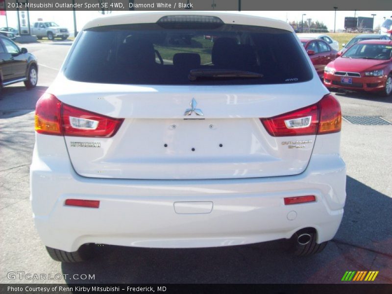 Diamond White / Black 2012 Mitsubishi Outlander Sport SE 4WD