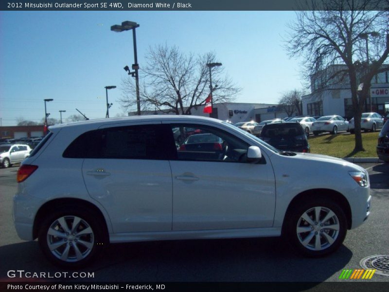 Diamond White / Black 2012 Mitsubishi Outlander Sport SE 4WD