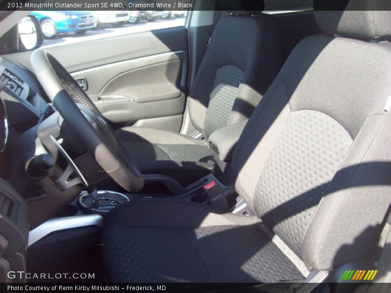 Diamond White / Black 2012 Mitsubishi Outlander Sport SE 4WD