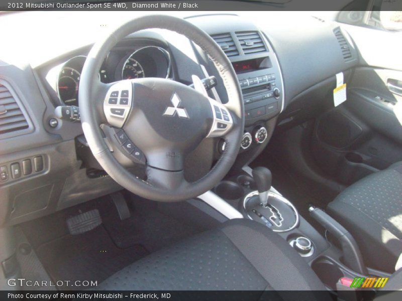 Diamond White / Black 2012 Mitsubishi Outlander Sport SE 4WD