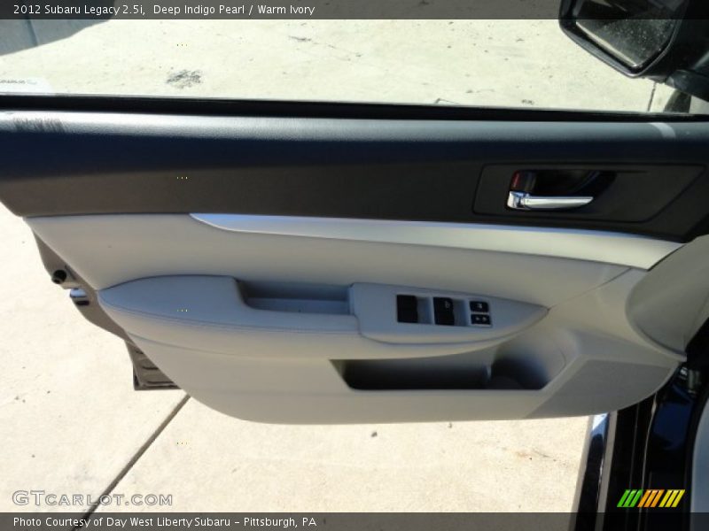 Deep Indigo Pearl / Warm Ivory 2012 Subaru Legacy 2.5i