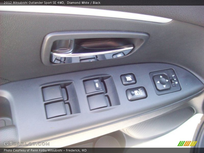 Diamond White / Black 2012 Mitsubishi Outlander Sport SE 4WD