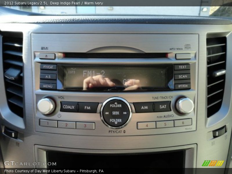 Deep Indigo Pearl / Warm Ivory 2012 Subaru Legacy 2.5i
