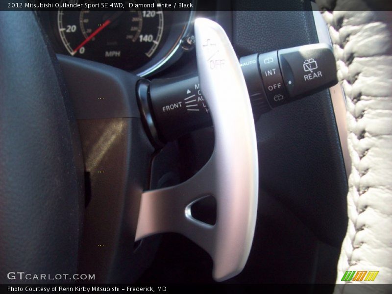 Diamond White / Black 2012 Mitsubishi Outlander Sport SE 4WD