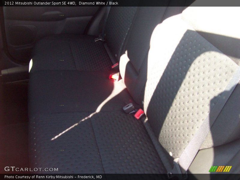 Diamond White / Black 2012 Mitsubishi Outlander Sport SE 4WD