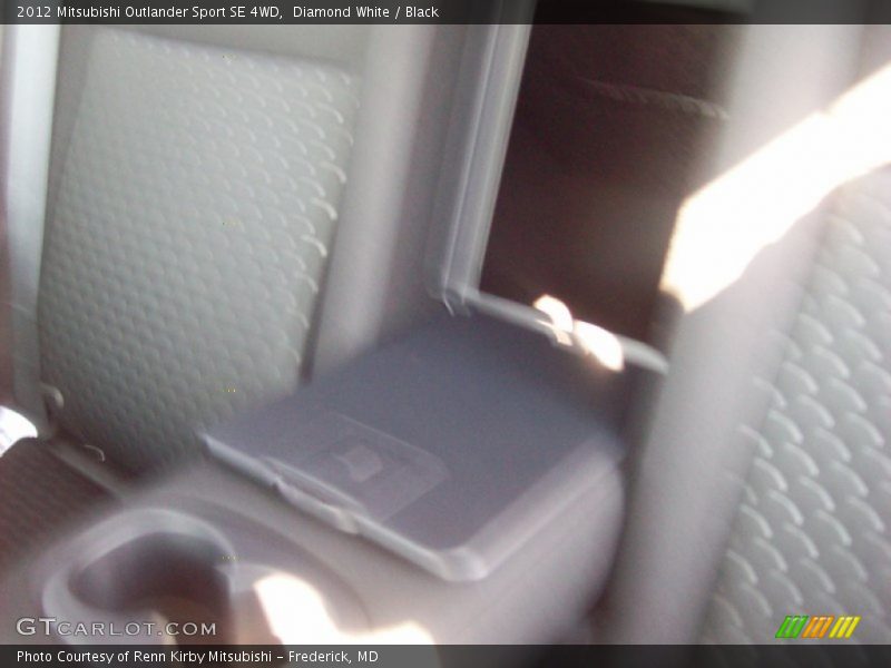 Diamond White / Black 2012 Mitsubishi Outlander Sport SE 4WD