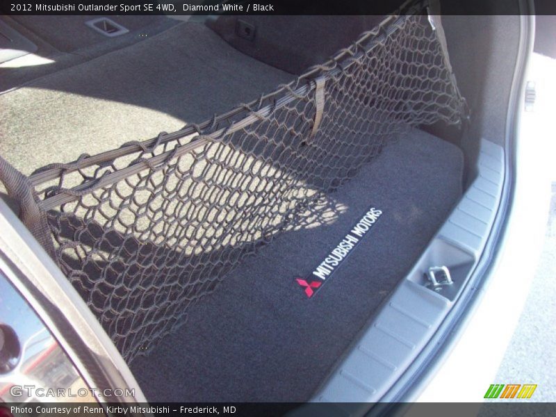 Diamond White / Black 2012 Mitsubishi Outlander Sport SE 4WD
