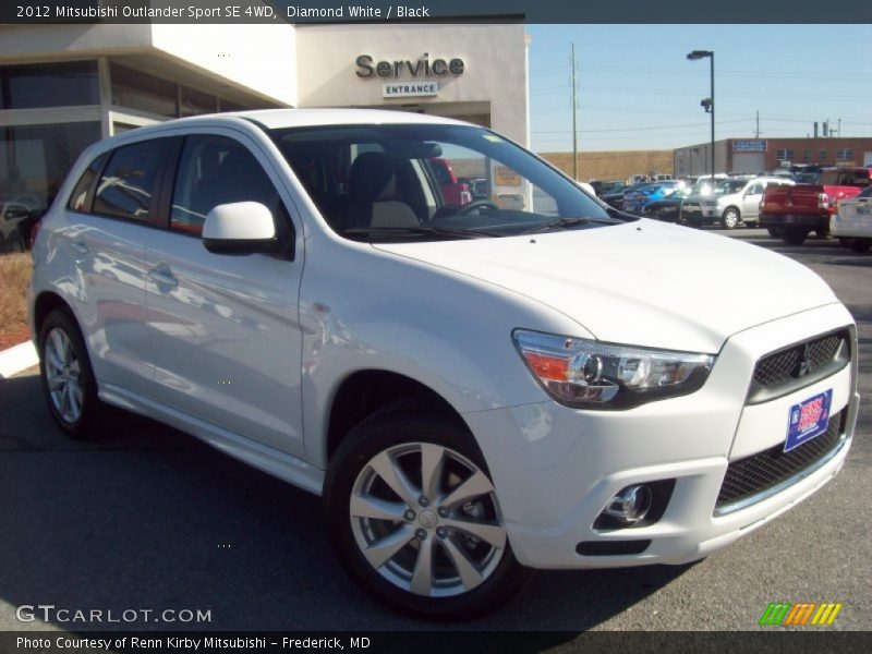 Diamond White / Black 2012 Mitsubishi Outlander Sport SE 4WD