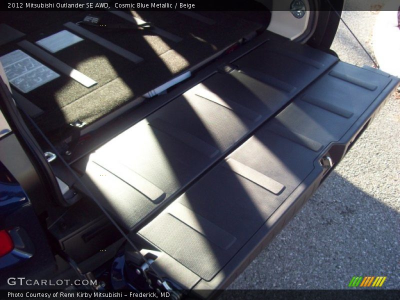Cosmic Blue Metallic / Beige 2012 Mitsubishi Outlander SE AWD