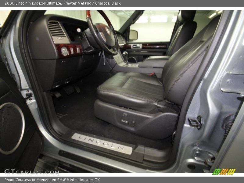 Pewter Metallic / Charcoal Black 2006 Lincoln Navigator Ultimate