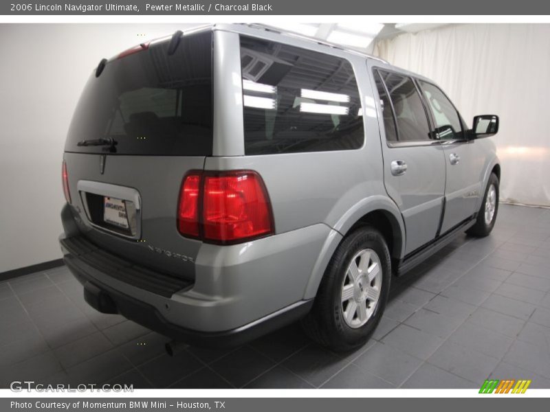 Pewter Metallic / Charcoal Black 2006 Lincoln Navigator Ultimate