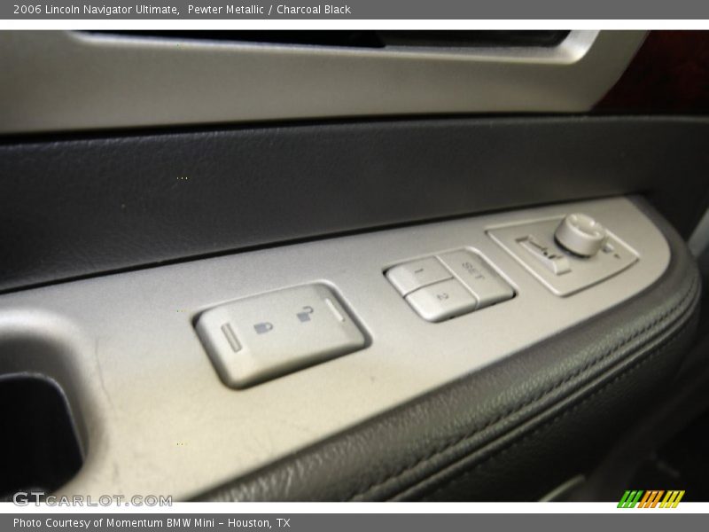Pewter Metallic / Charcoal Black 2006 Lincoln Navigator Ultimate