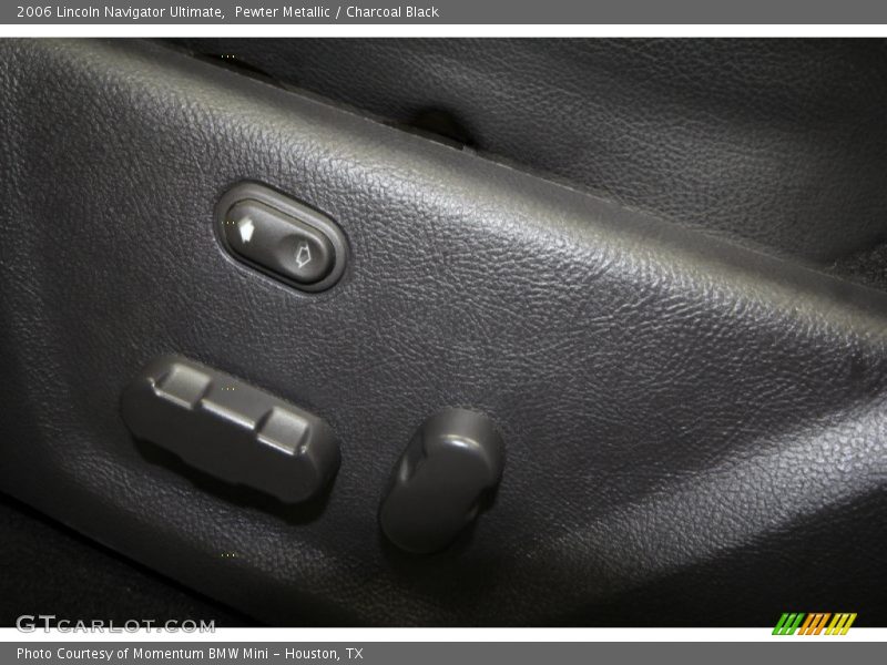 Pewter Metallic / Charcoal Black 2006 Lincoln Navigator Ultimate