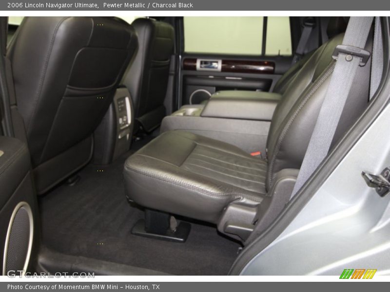 Pewter Metallic / Charcoal Black 2006 Lincoln Navigator Ultimate