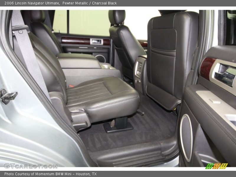 Rear Seat of 2006 Navigator Ultimate