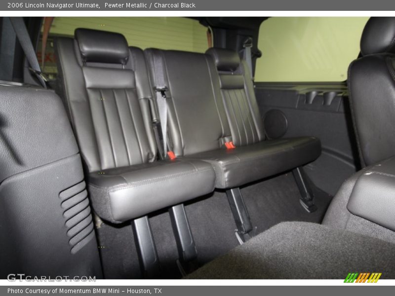 Rear Seat of 2006 Navigator Ultimate