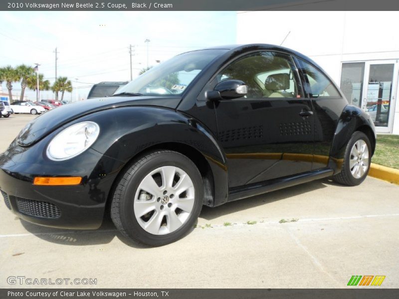 Black / Cream 2010 Volkswagen New Beetle 2.5 Coupe