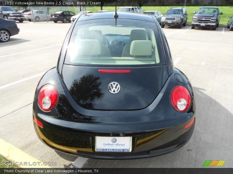 Black / Cream 2010 Volkswagen New Beetle 2.5 Coupe