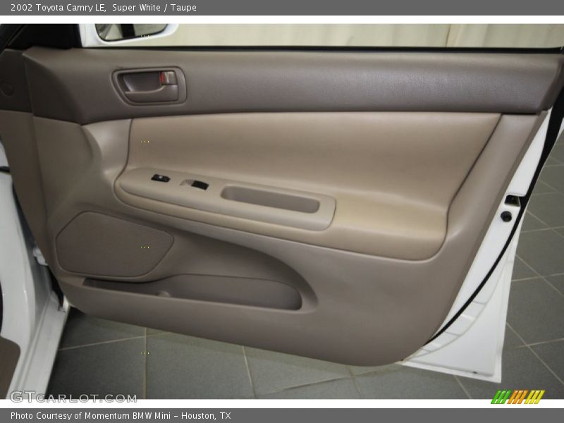 Super White / Taupe 2002 Toyota Camry LE