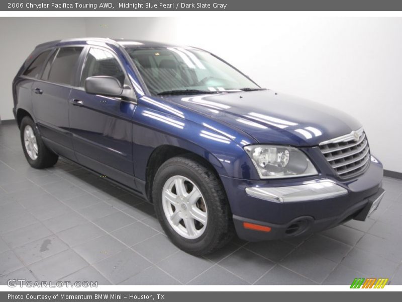 Front 3/4 View of 2006 Pacifica Touring AWD