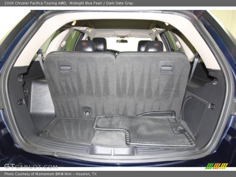  2006 Pacifica Touring AWD Trunk