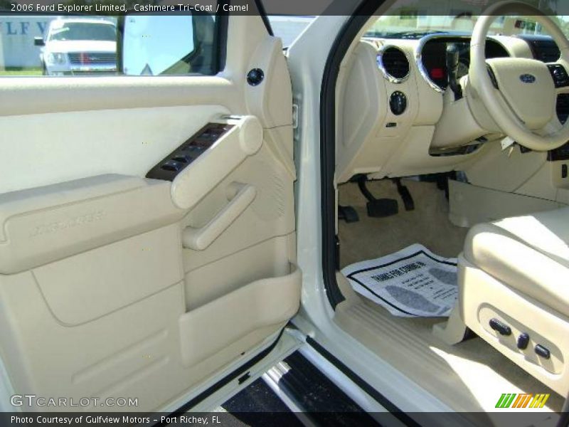 Cashmere Tri-Coat / Camel 2006 Ford Explorer Limited