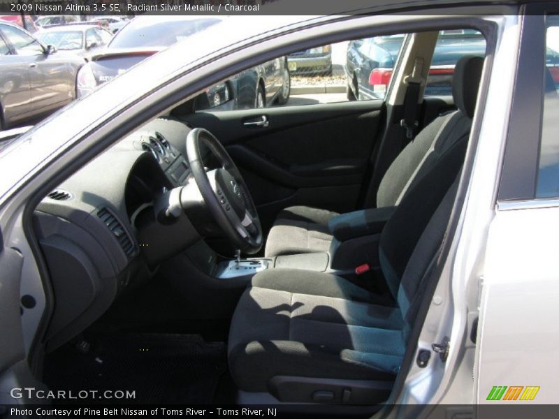 Radiant Silver Metallic / Charcoal 2009 Nissan Altima 3.5 SE