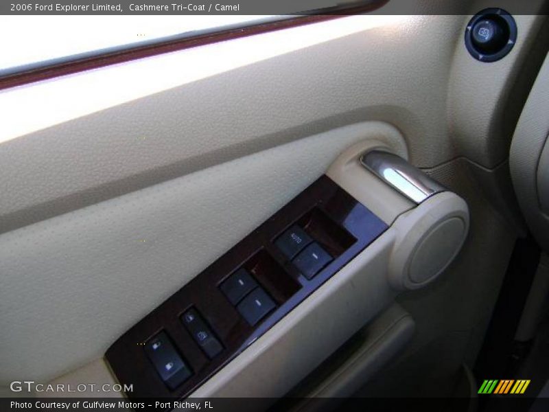 Cashmere Tri-Coat / Camel 2006 Ford Explorer Limited