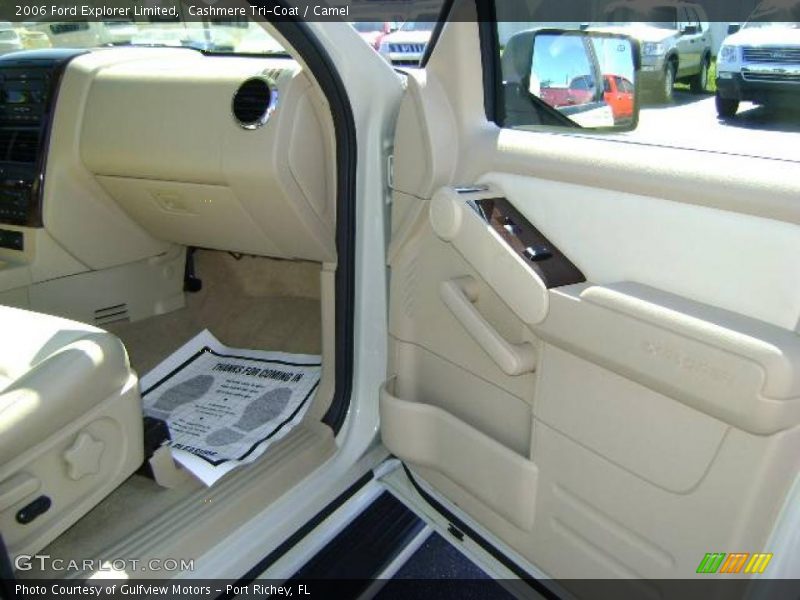 Cashmere Tri-Coat / Camel 2006 Ford Explorer Limited