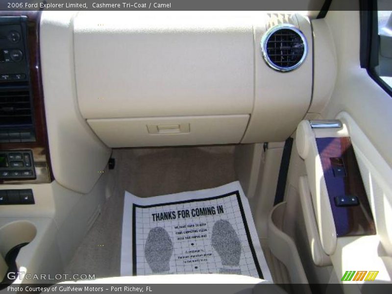 Cashmere Tri-Coat / Camel 2006 Ford Explorer Limited