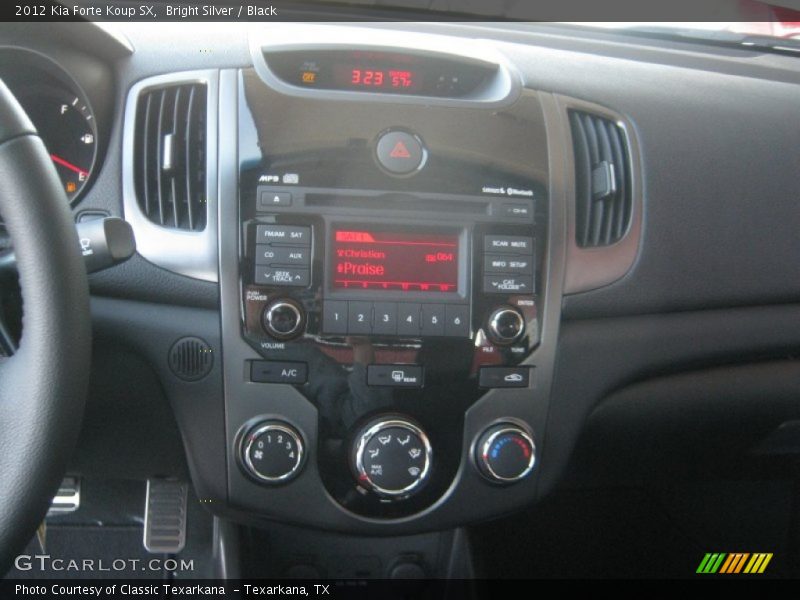 Bright Silver / Black 2012 Kia Forte Koup SX