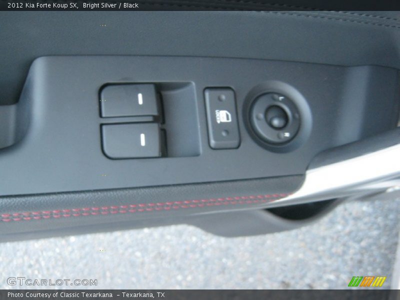 Bright Silver / Black 2012 Kia Forte Koup SX