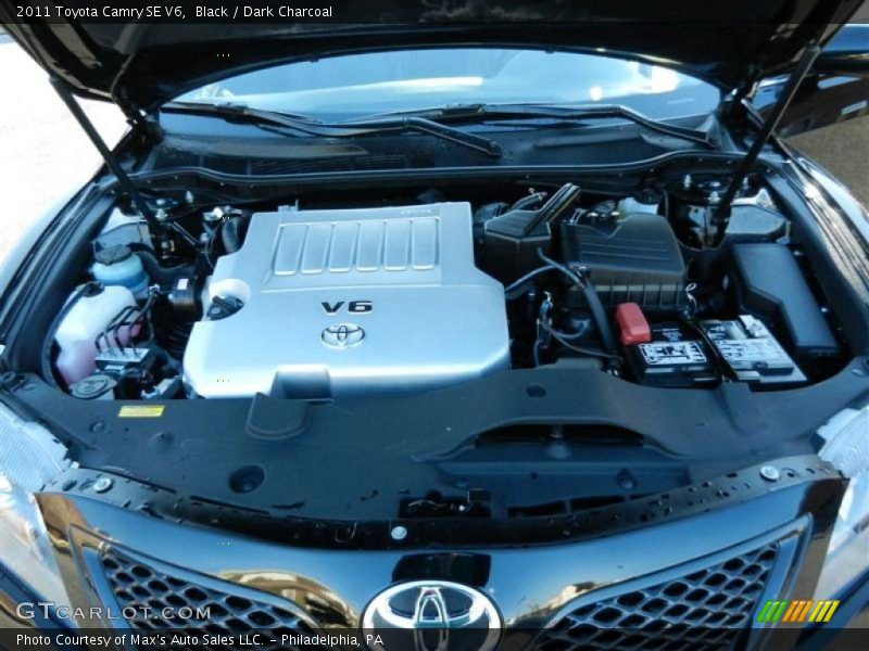 Black / Dark Charcoal 2011 Toyota Camry SE V6