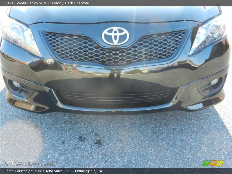 Black / Dark Charcoal 2011 Toyota Camry SE V6