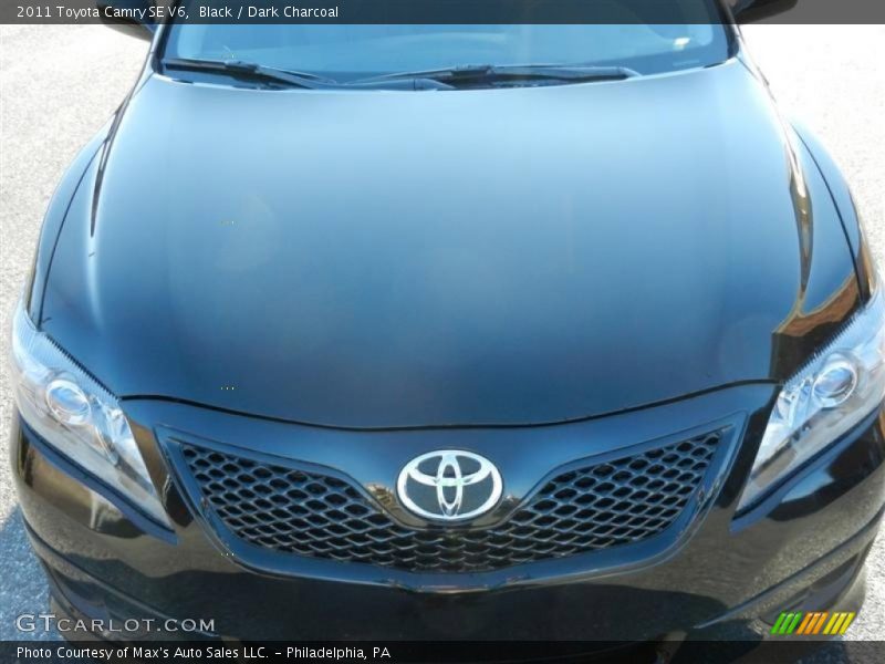 Black / Dark Charcoal 2011 Toyota Camry SE V6