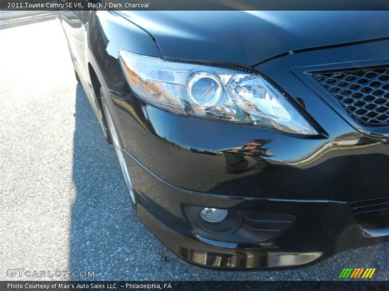 Black / Dark Charcoal 2011 Toyota Camry SE V6