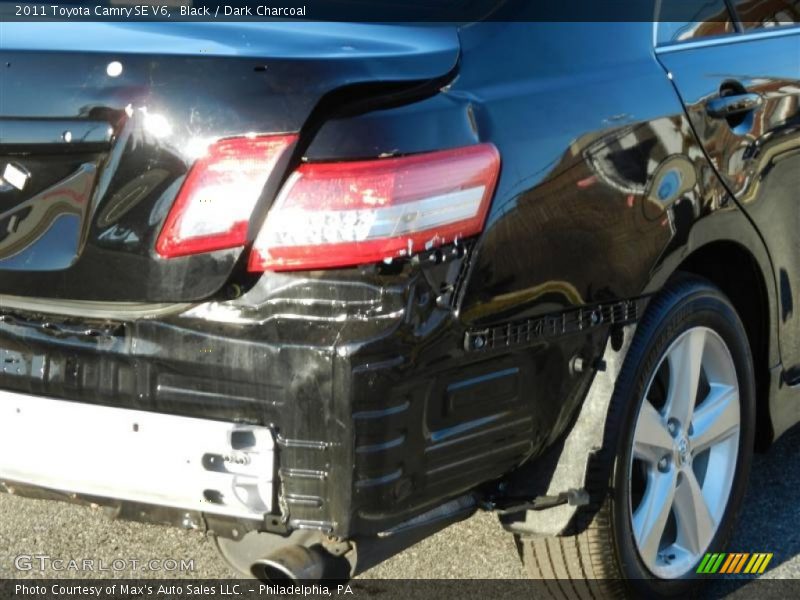 Black / Dark Charcoal 2011 Toyota Camry SE V6