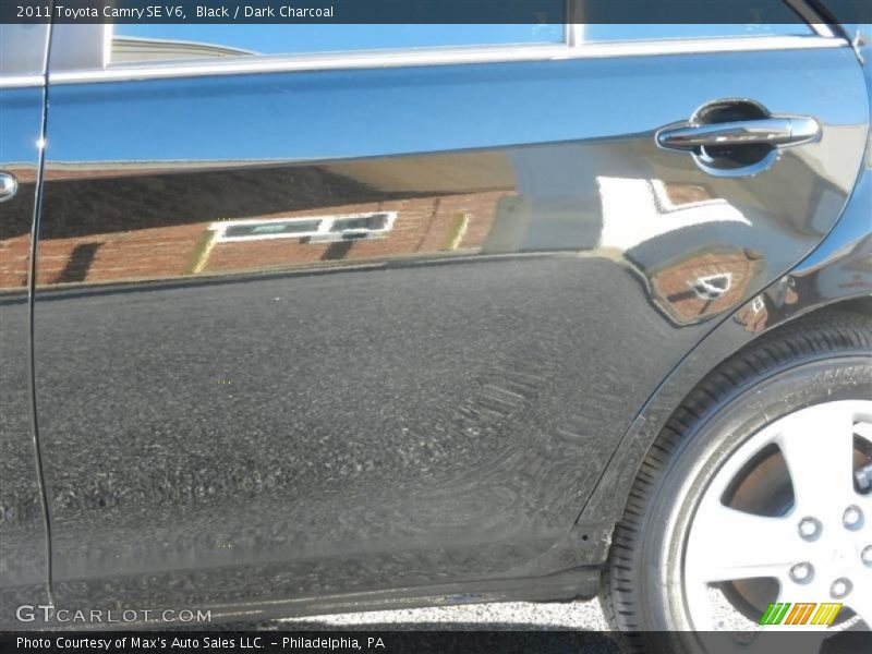 Black / Dark Charcoal 2011 Toyota Camry SE V6