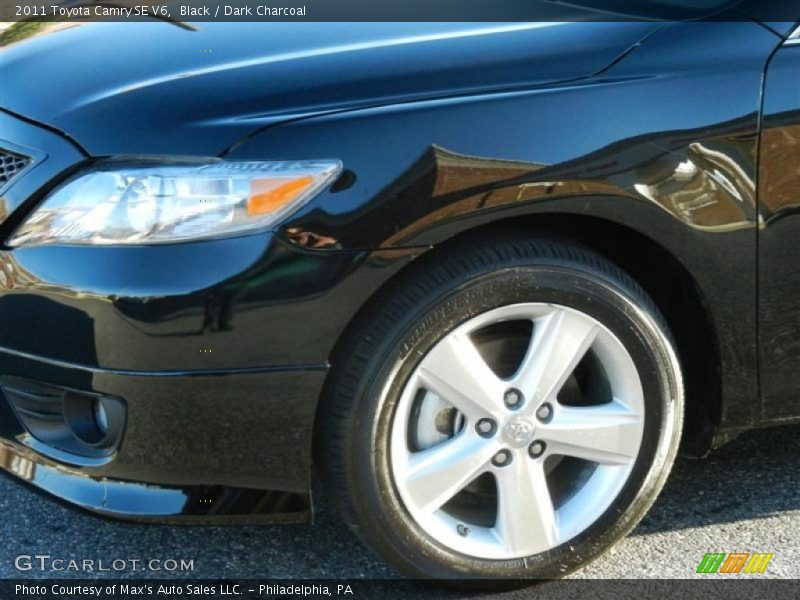 Black / Dark Charcoal 2011 Toyota Camry SE V6