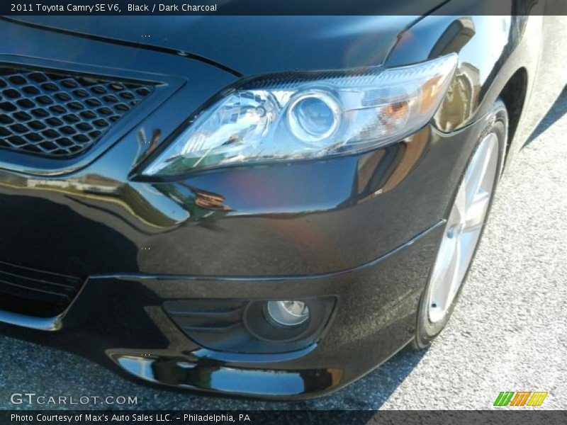 Black / Dark Charcoal 2011 Toyota Camry SE V6